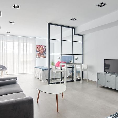 9 Nidos Centrica Suites - Nuevo Plasencia Eksteriør bilde