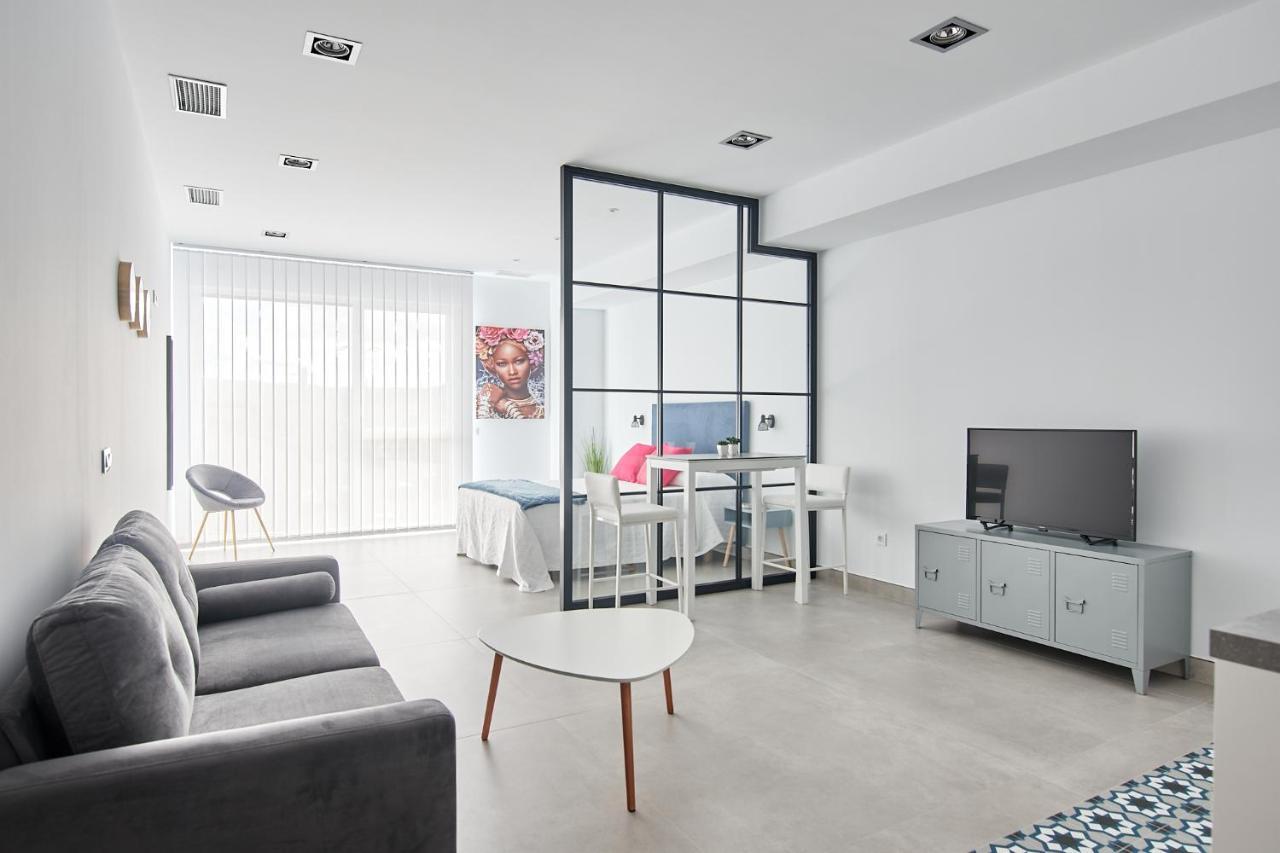 9 Nidos Centrica Suites - Nuevo Plasencia Eksteriør bilde