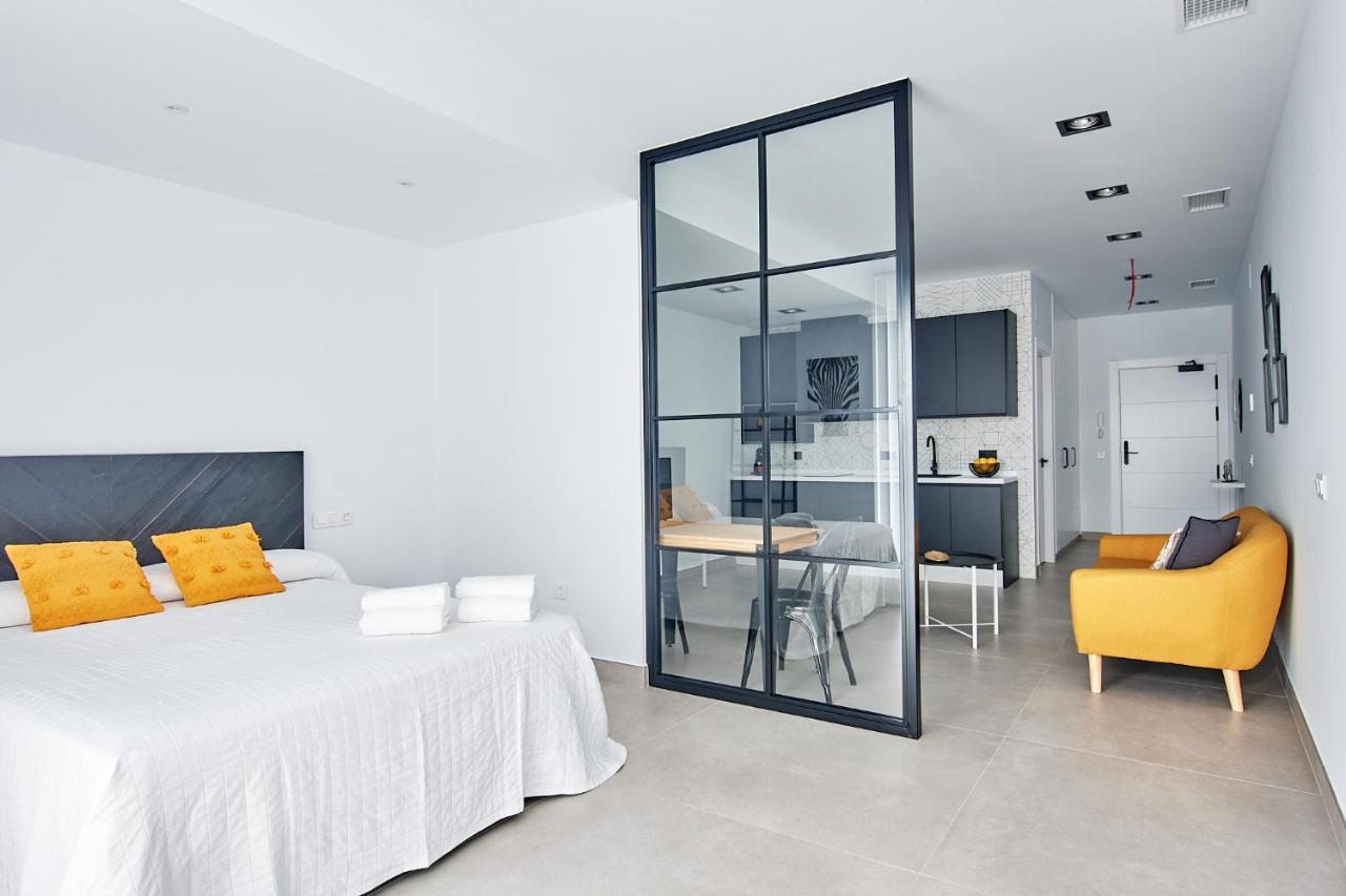 9 Nidos Centrica Suites - Nuevo Plasencia Eksteriør bilde