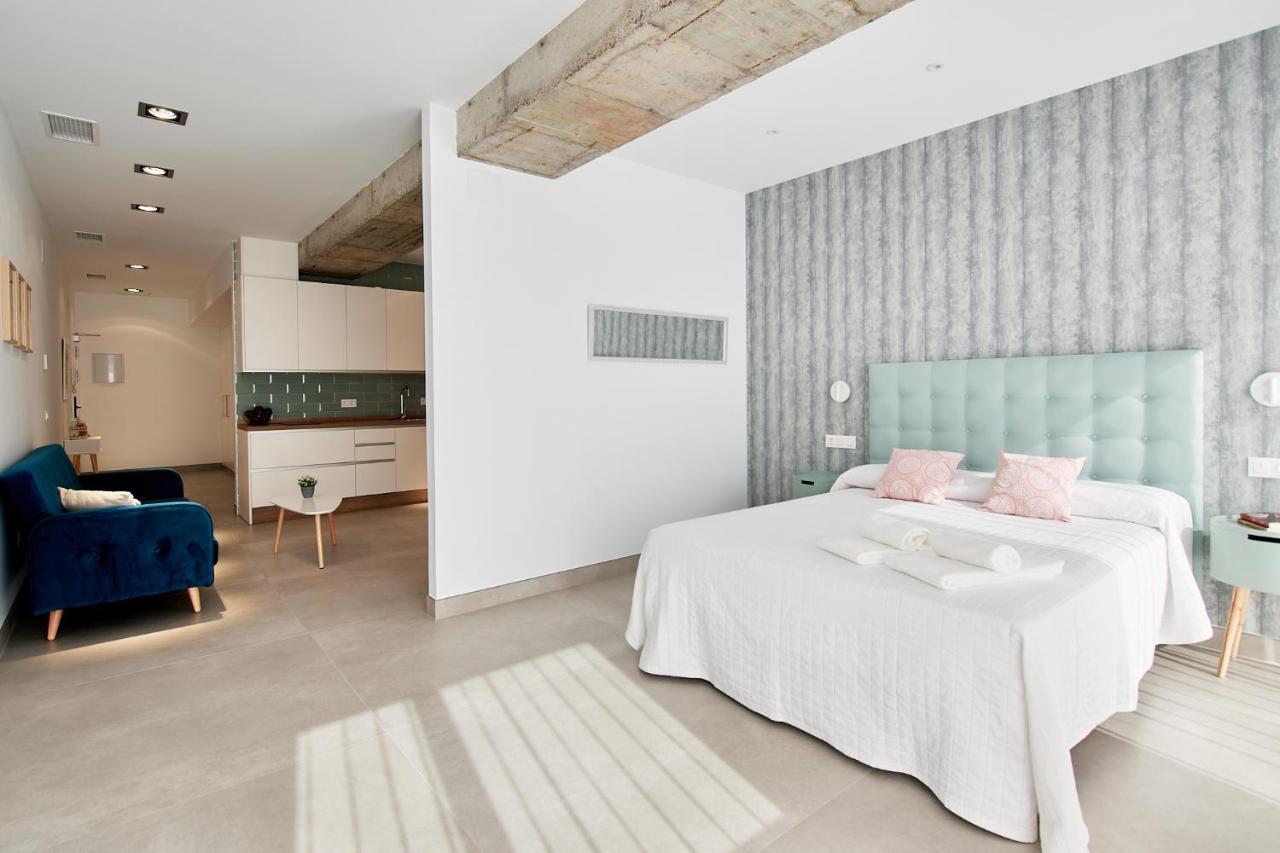 9 Nidos Centrica Suites - Nuevo Plasencia Eksteriør bilde