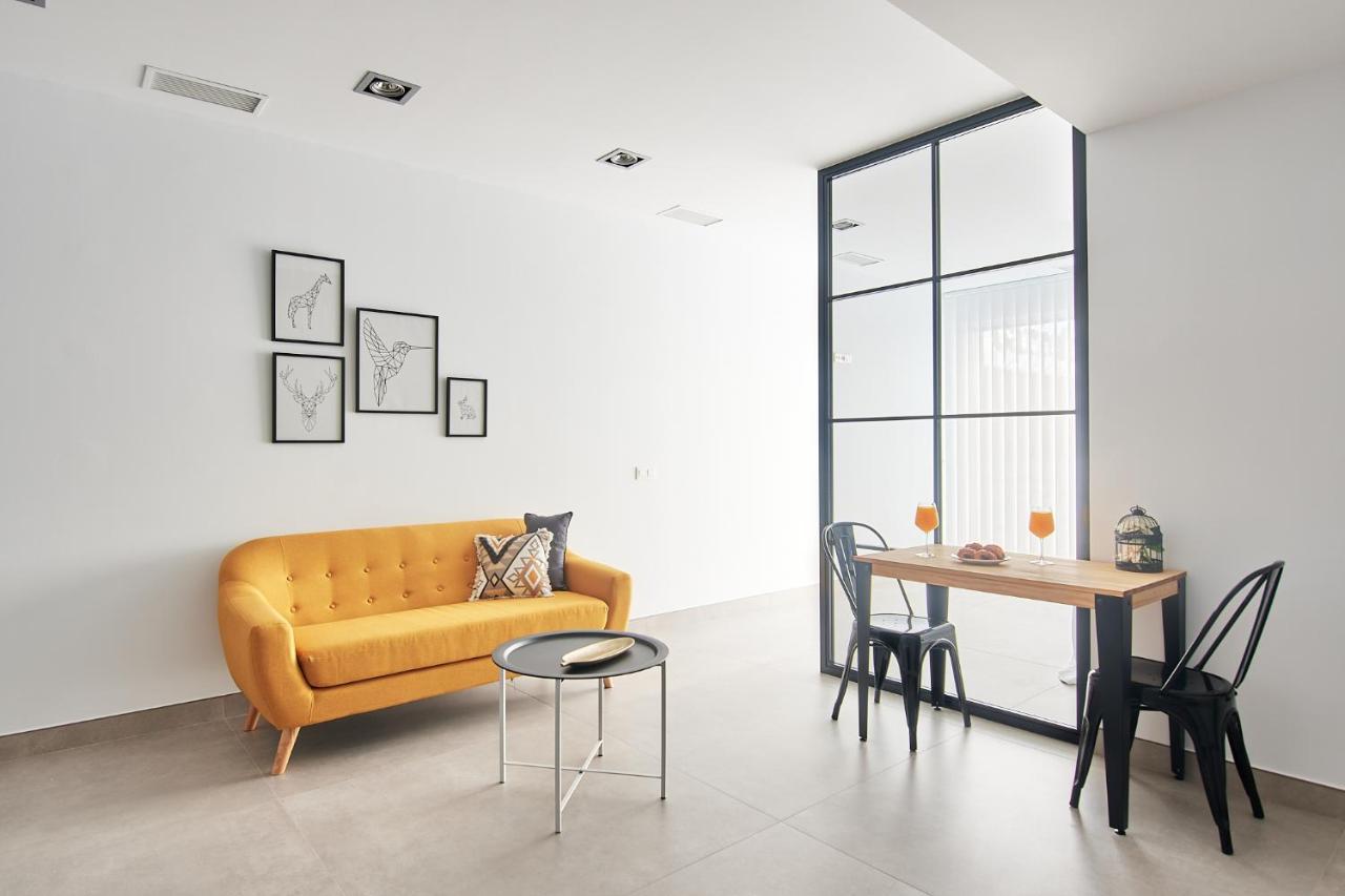 9 Nidos Centrica Suites - Nuevo Plasencia Eksteriør bilde