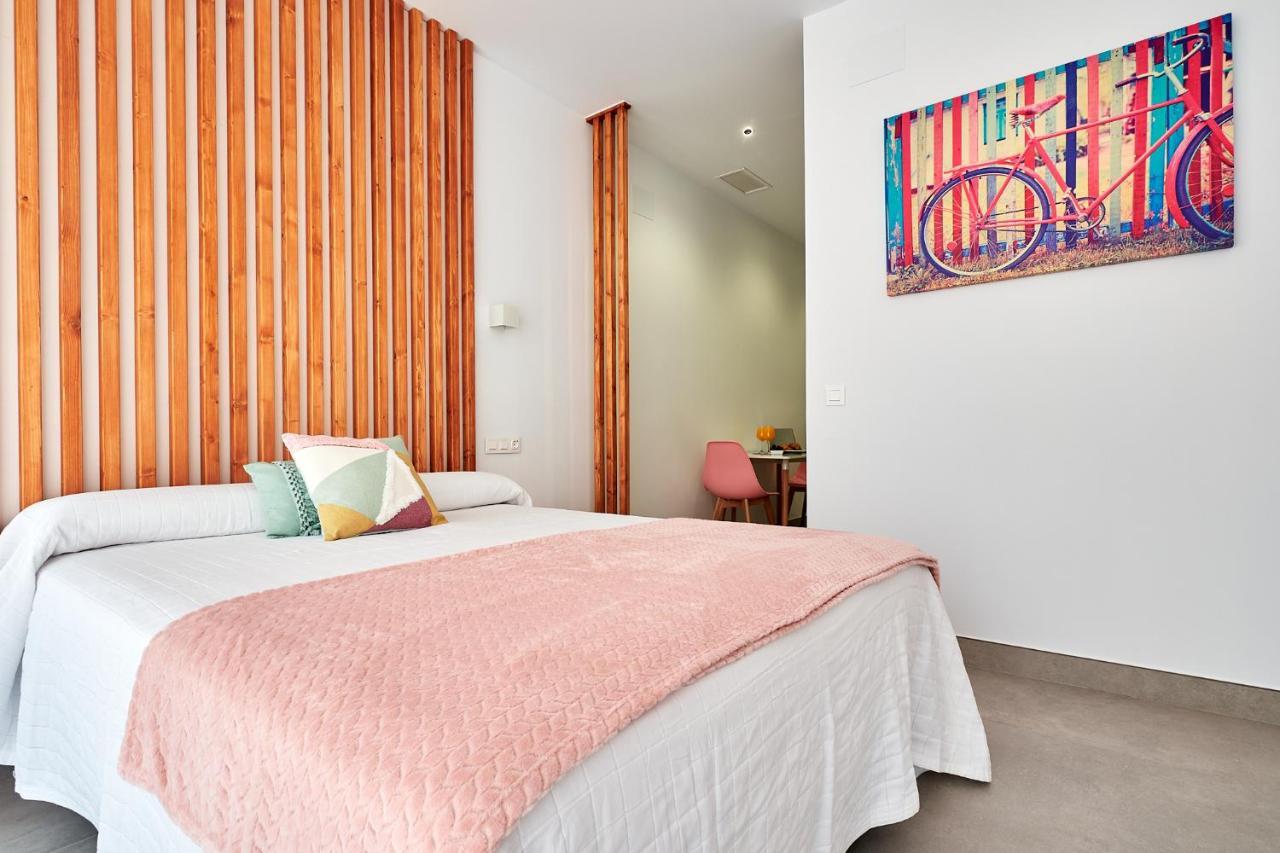 9 Nidos Centrica Suites - Nuevo Plasencia Eksteriør bilde