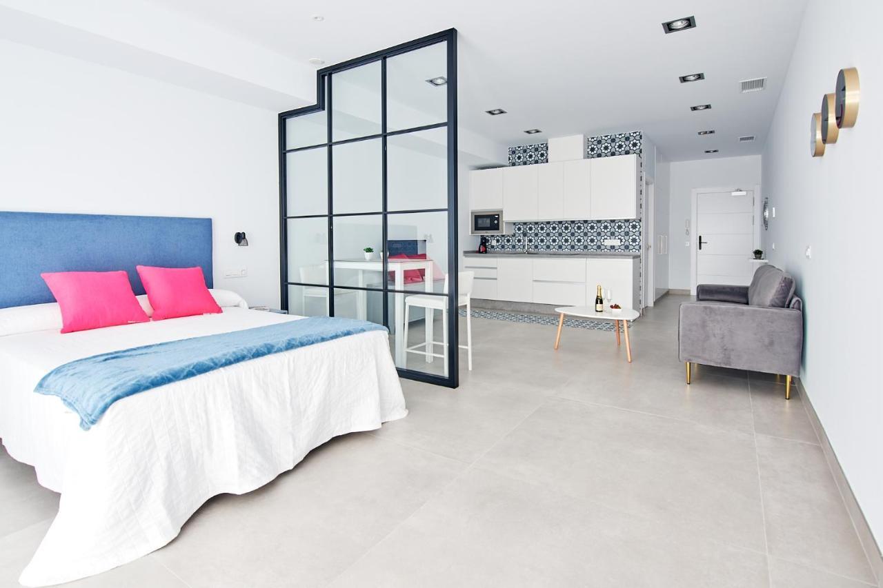 9 Nidos Centrica Suites - Nuevo Plasencia Eksteriør bilde